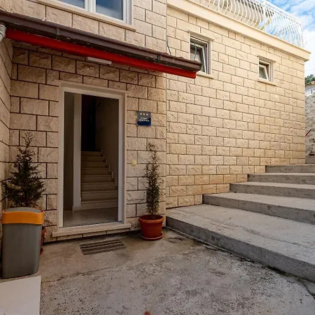Mir Apartment