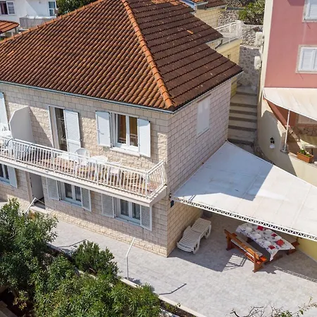 Mir Apartment